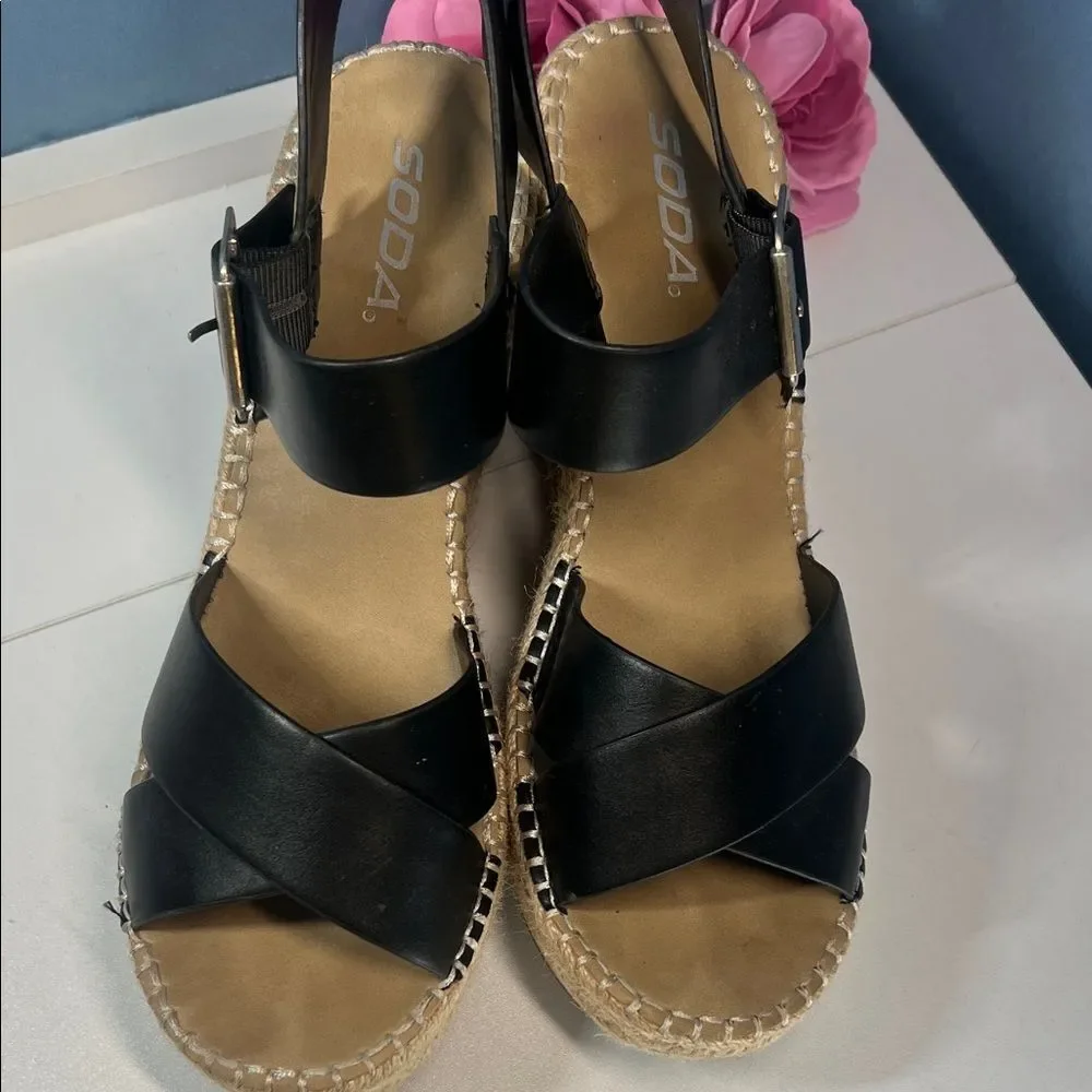 Soda Black and Tan Wedge Sandals Women's 10 M